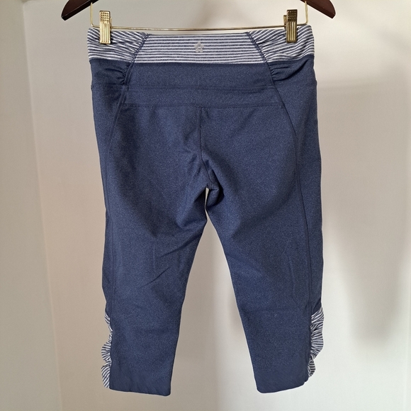 Tuff Athletics | Blue cropped athletic pant & striped details - Picture 5 of 8